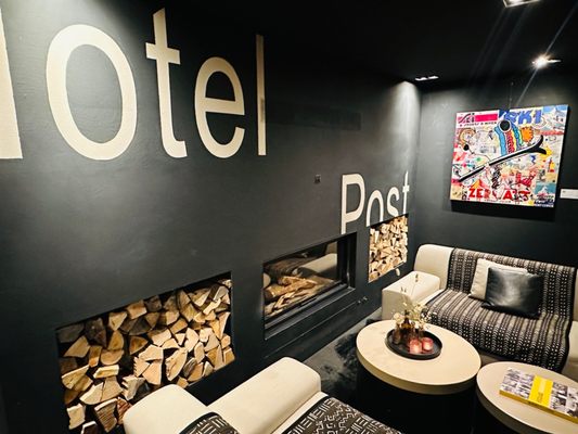 Unique Hotel Post by null