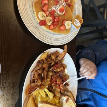Breakfast at Angelo’s - Strawberry and banana pancakes, toast, eggs, hash browns, bacon - Cafes Near Me - Newington, Connecticut Breakfast at Angelo’s - Strawberry and banana pancakes, toast, eggs, hash browns, bacon - Cafes Near Me - Newington, Connecticut