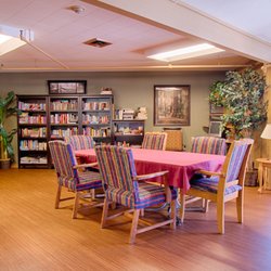 Avamere Health Services of Rogue Valley - Dining area