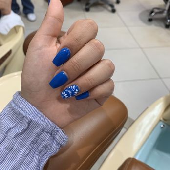 Modern Nails - Gel acrylic with flower design, coffin nails - Nail Salons Near Me - Santa Barbara, California