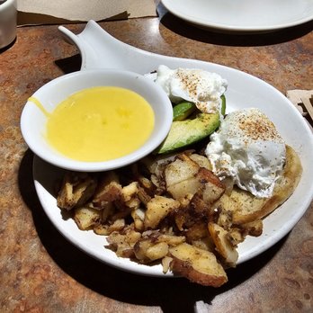 Huckleberry’s Breakfast and Lunch - Crab Cake Benedict - Breakfast & Brunch Near Me - Elk Grove, California