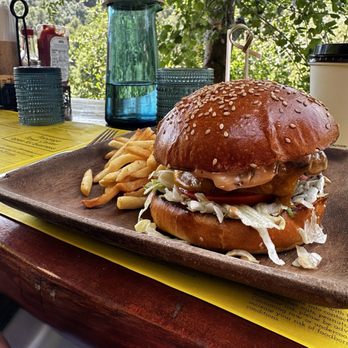 Cafe on 27 - 27 burger - Breakfast & Brunch Near Me - Topanga, California
