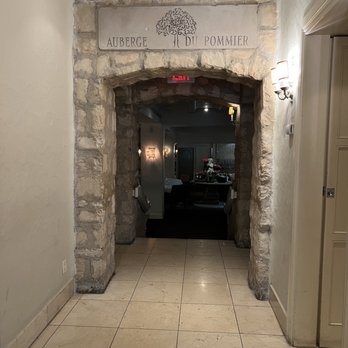Auberge du Pommier - French Near Me - Toronto, Ontario