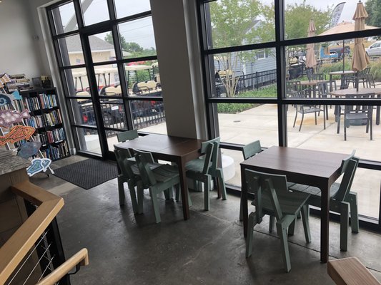 Peach Street Books by null