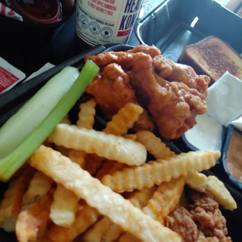 Zaxbys - Chicken Wings Near Me - Houston, Texas