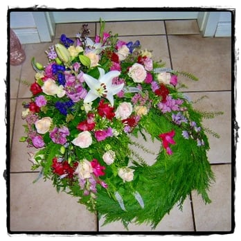 Butterfly Flowers - Florists Near Me - Berlin, BE