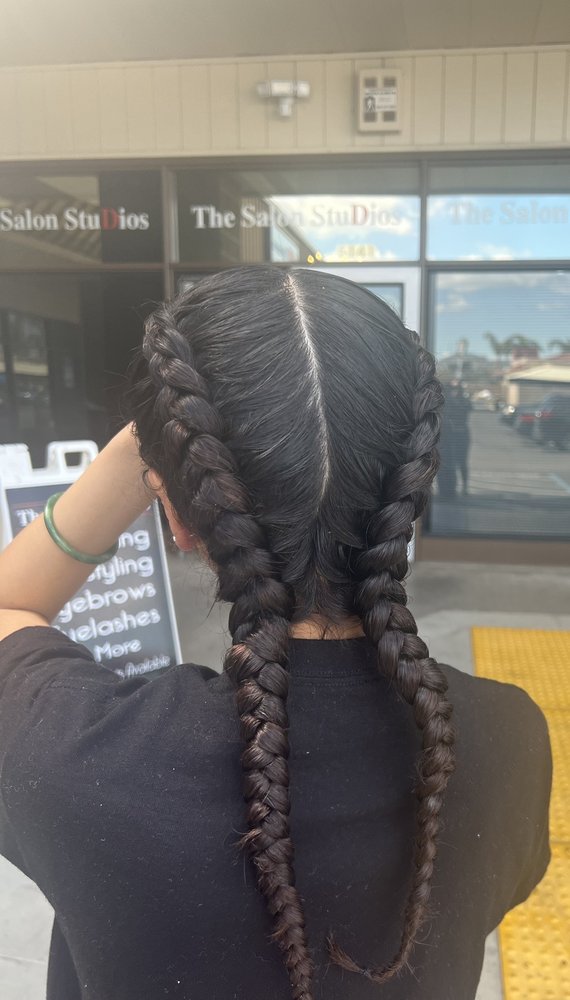 FAFA PROFESSIONAL BRAIDING 5141 N Blackstone Ave, Fresno, California