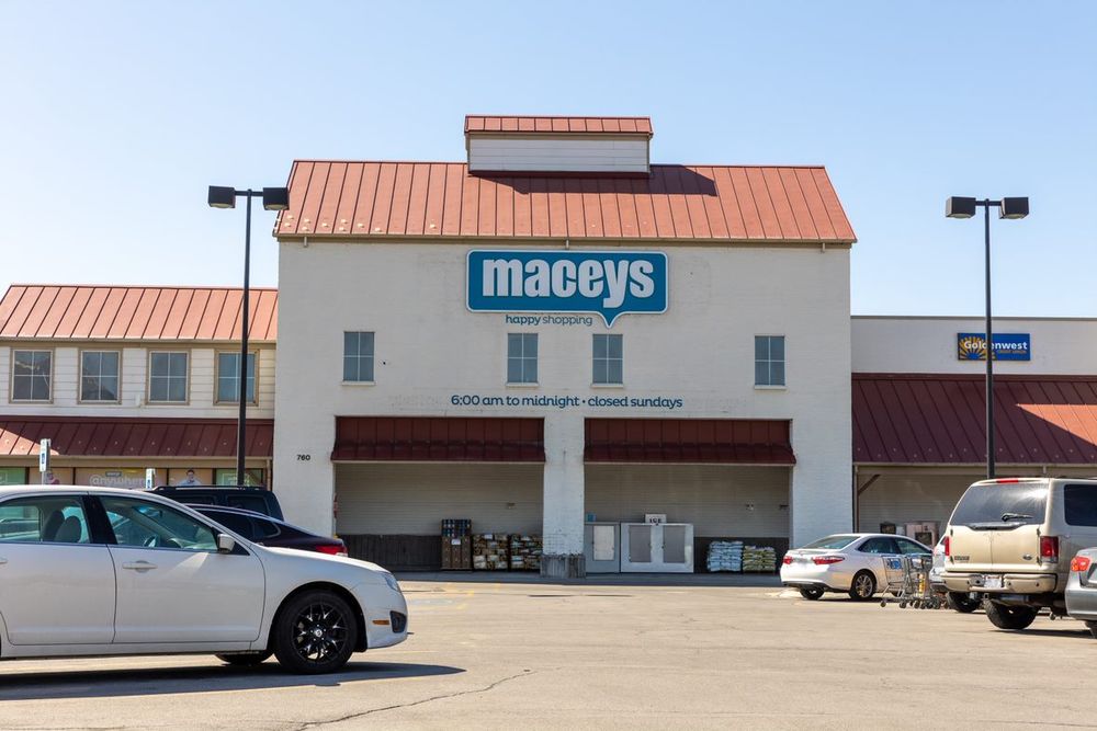 MACEY’S LEHI Updated September 2024 32 Photos & 24 Reviews 760 E
