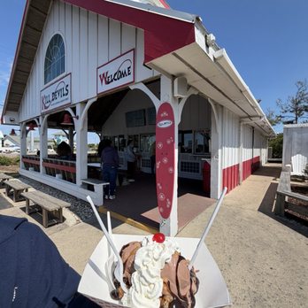 Kill Devil's Frozen Custard & Beach Fries - Ice Cream & Frozen Yogurt Near Me - Kill Devil Hills, North Carolina