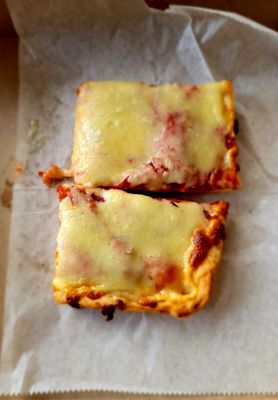 Alfredo’s Pizza by null