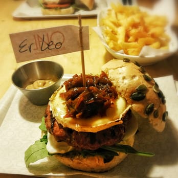 Oval - Excelentes hamburguesas!!!! - Burgers Near Me - Barcelona, B Oval - Excelentes hamburguesas!!!! - Burgers Near Me - Barcelona, B