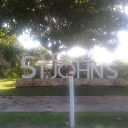 Alberca St John's - Entrada a la.alberca