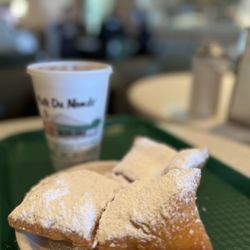 Cafe Du Monde - Beignet order (3) and cafe mocha