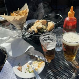 Mussels, fries