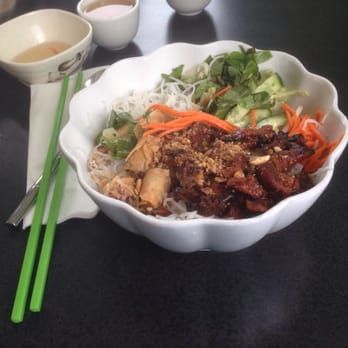 TH Dang Restaurant - Vermicelli noodle with fresh veg and spring rolls - Vietnamese Near Me - Winnipeg, Manitoba TH Dang Restaurant - Vermicelli noodle with fresh veg and spring rolls - Vietnamese Near Me - Winnipeg, Manitoba