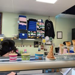 Matty's Gelato Factory - Cup and cone sizes