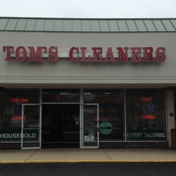 Tom's Cleaners - Storefront