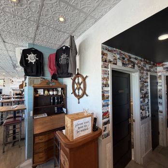 Half Moon - Bars Near Me - Keansburg, New Jersey