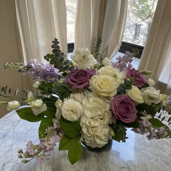 Esmé Flowers - Florists Near Me - Cliffside Park, New Jersey