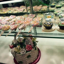 Cakes R' Us-Cookies & Pastries