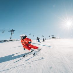 ZERMATTERS - A ZERMATTERS ski teacher carving through perfectly prepared slope.