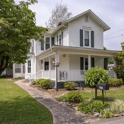 Cookies & Cream - Home and work nestled under one roof!