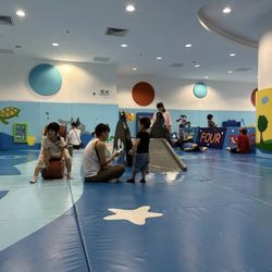 天暉路體育館