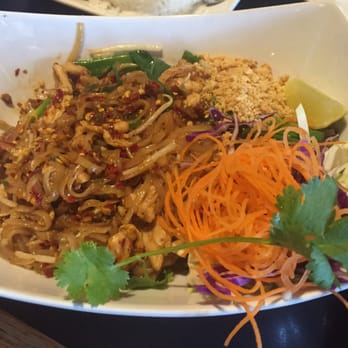Noodle Wave - Chicken pad Thai at Noodle Wave - Thai Near Me - Richardson, Texas