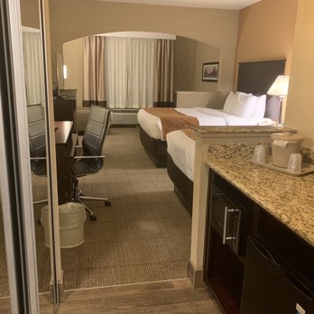 Comfort Suites 31 Photos 22 Reviews Hotels 2620 S Dirksen