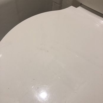 Kings Inn San Diego - Black smudge all over the toilet seat cover. - San Diego, CA