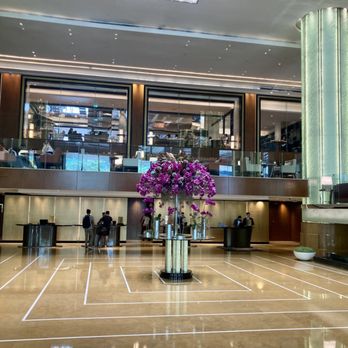 Grand Hyatt Manila - Lobby - Hotels Near Me - Taguig, NCR