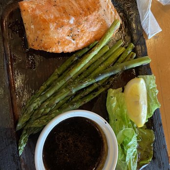 Twisted Fish Company Alaskan Grill - Cedar plank salmon - Seafood Near Me - Juneau, Alaska
