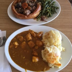 Markham Moor Truckstop - Cheesy mash and chicken curry .... typical man food and a sweet cute Yorkshire pudding and beef stew with nice colour.