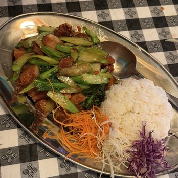 Zaab E Lee - Pad Kanar Moo Krob - Thai Near Me - Chicago, Illinois