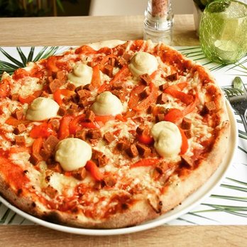 Vegan Express - Seitan salami Pizza - Vegan Near Me - London, XGL Vegan Express - Seitan salami Pizza - Vegan Near Me - London, XGL