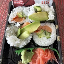 Seattle roll--4 large pieces; a little too much rice but otherwise delicious! Seattle roll--4 large pieces; a little too much rice but otherwise delicious!