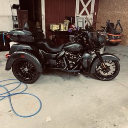 Freedom Valley Harley-Davidson - Harley tri glide