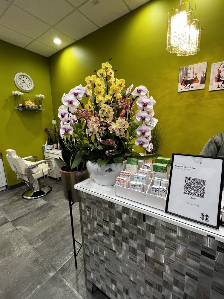 Pamper Nail Spa By Tracy Logo