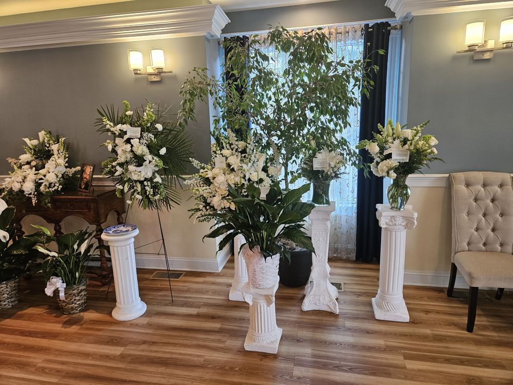 FLOWERS BY STEVE Updated September 2024 39 Photos & 28 Reviews 14