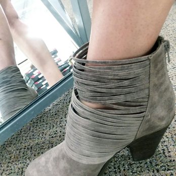 DSW Designer Shoe Warehouse - Shoe Stores Near Me - Durham, North Carolina
