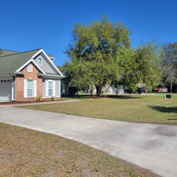 Freedom Lawn Care - a driveway leading to a house - Lawn Services Near Me Freedom Lawn Care - a driveway leading to a house - Lawn Services Near Me