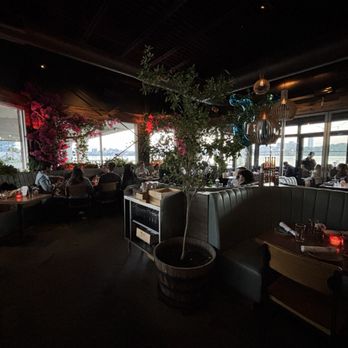 Taverna Veranda - Inside - Mediterranean Near Me - Edgewater, New Jersey
