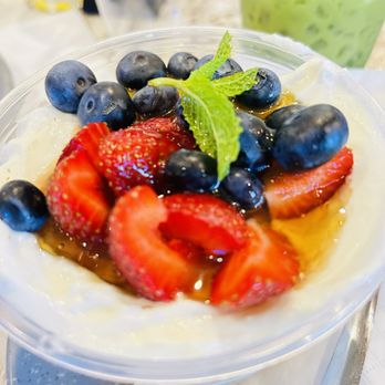 Tru Bru Coffee - Berry yogurt - Coffee & Tea Near Me - Henderson, Nevada