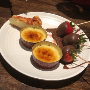 Feast Buffet - Creme Brûlée and Chocolate Covered Stawberries - Buffets Near Me - Renton, Washington