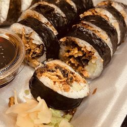 Salmon skin roll