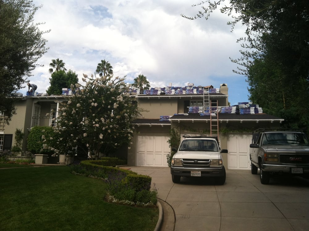 Slide of D & G Roofing