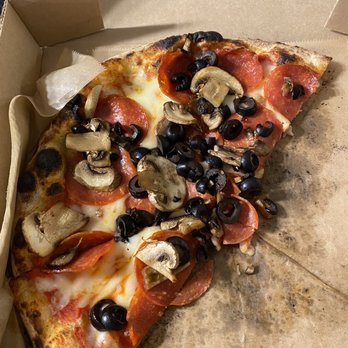Fergndan's Wood Fired Pizza - FergE with added black olives and mushrooms - Pizza Near Me - Oxford, Mississippi
