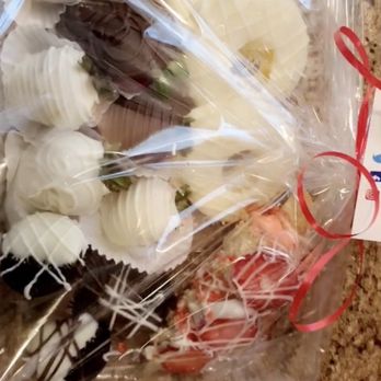 Shay's Fruit Bouquets - -White chocolate covered pineapples -White/milk chocolate covered strawberries -Cheesecake stuffed waffle cones - Desserts Near Me - Jersey Village, Texas Shay's Fruit Bouquets - -White chocolate covered pineapples -White/milk chocolate covered strawberries -Cheesecake stuffed waffle cones - Desserts Near Me - Jersey Village, Texas