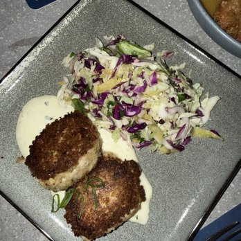 Tommy Bahama Restaurant & Bar - Lump Blue Crab Cakes - New American Near Me - Honolulu, Hawaii