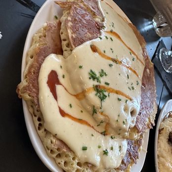 Mom's Kitchen & Bar - -Mac and Cheese Pancakes - Bars Near Me - Astoria, New York Mom's Kitchen & Bar - -Mac and Cheese Pancakes - Bars Near Me - Astoria, New York